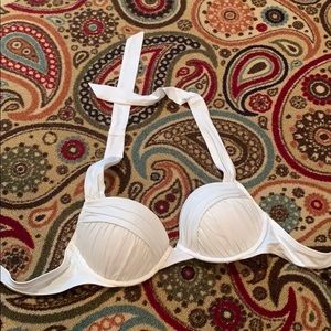 Victoria’s Secret bombshell swim top